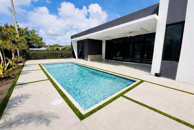8966 SW 40th Terrace, Miami, FL 33165