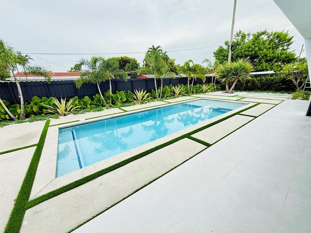 8966 SW 40th Terrace, Miami, FL 33165