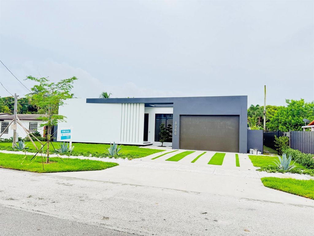 8966 SW 40th Terrace, Miami, FL 33165