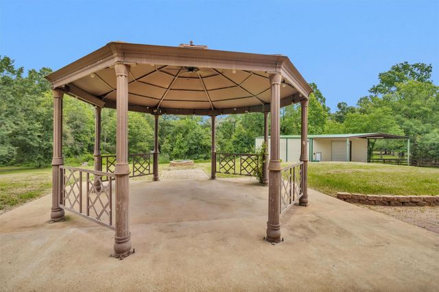 21 Ranch Road One, Willis, TX 77378