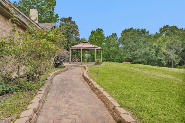 21 Ranch Road One, Willis, TX 77378