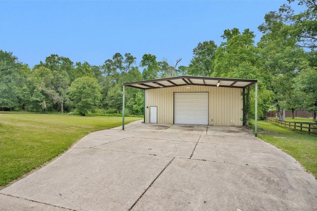 21 Ranch Road One, Willis, TX 77378