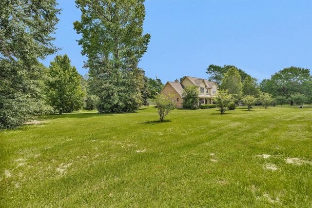 21 Ranch Road One, Willis, TX 77378