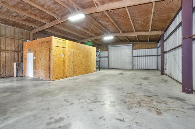 21 Ranch Road One, Willis, TX 77378
