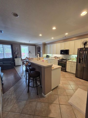 721 Tamarindo Way, Roseville, CA 95678