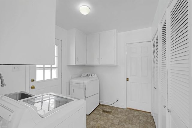 1714 Moulin Avenue, Madison Heights, MI 48071