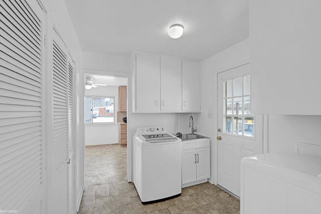 1714 Moulin Avenue, Madison Heights, MI 48071