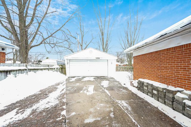 1714 Moulin Avenue, Madison Heights, MI 48071
