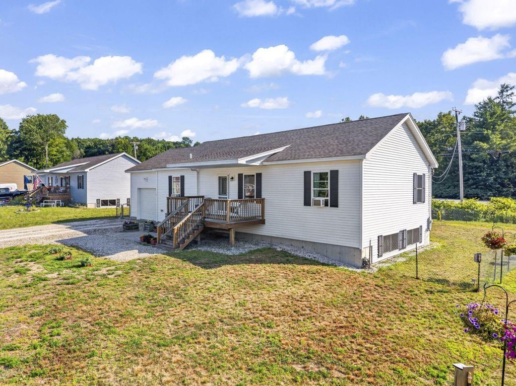 11 Welchville Commons Drive, Oxford, ME 04270 — exterior