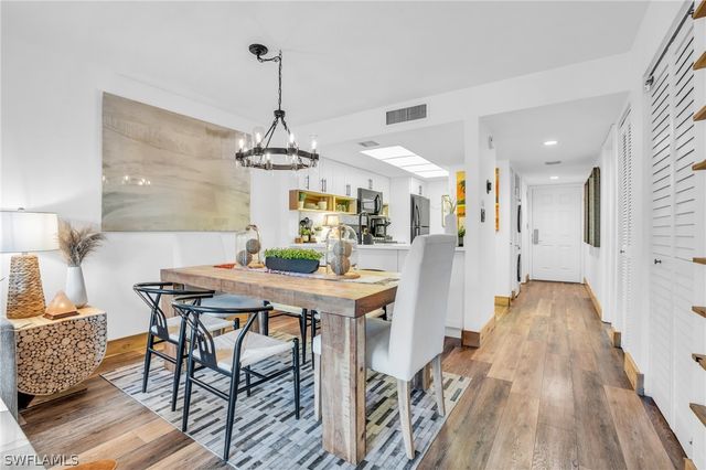 600 Neapolitan WAY 353, Naples, FL 34103