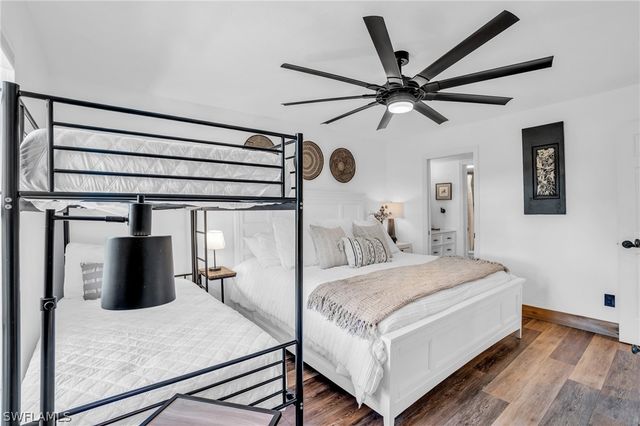 600 Neapolitan WAY 353, Naples, FL 34103