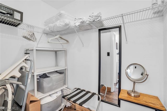 600 Neapolitan WAY 353, Naples, FL 34103