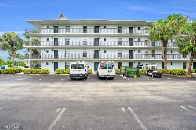 600 Neapolitan WAY 353, Naples, FL 34103