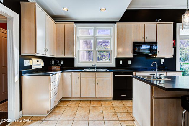 1730 Cherokee Terrace, Louisville, KY 40205