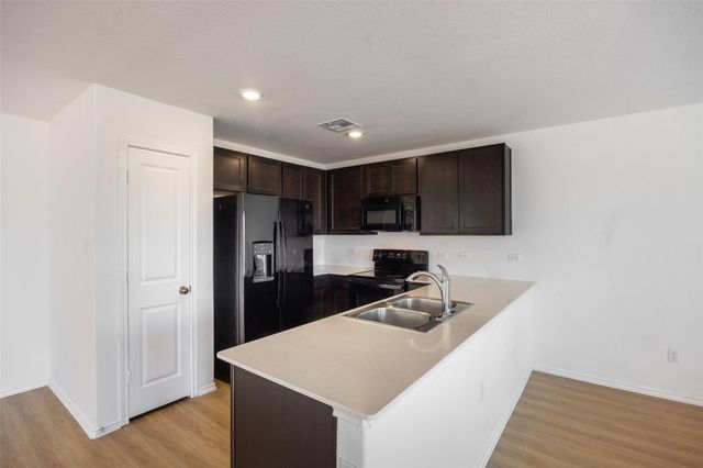 1125 Largemouth LN, Bastrop, TX 78602