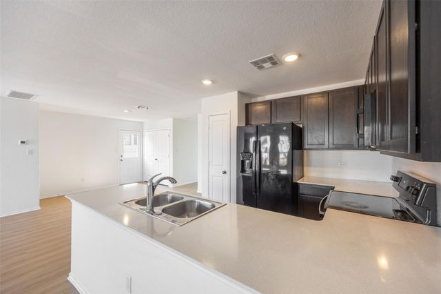 1125 Largemouth LN, Bastrop, TX 78602