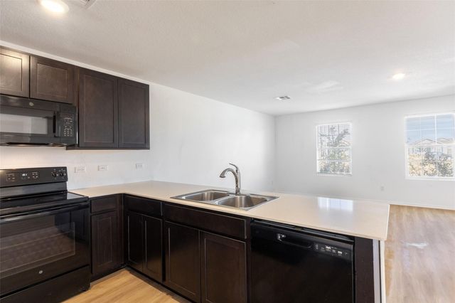 1125 Largemouth LN, Bastrop, TX 78602