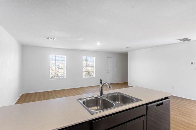 1125 Largemouth LN, Bastrop, TX 78602