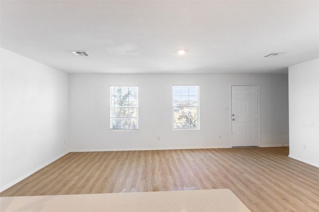 1125 Largemouth LN, Bastrop, TX 78602