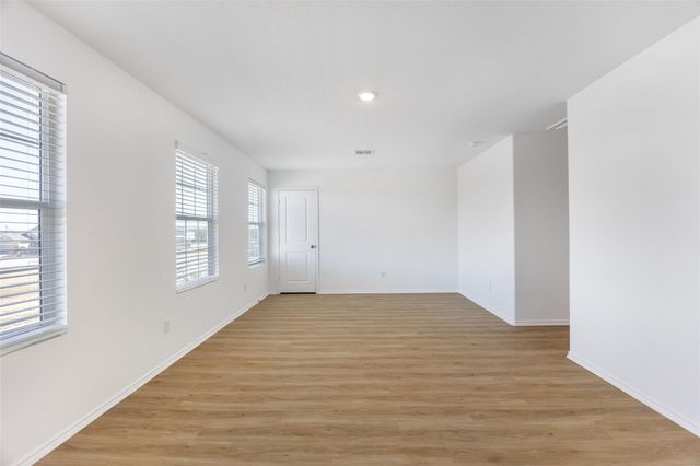 1125 Largemouth LN, Bastrop, TX 78602