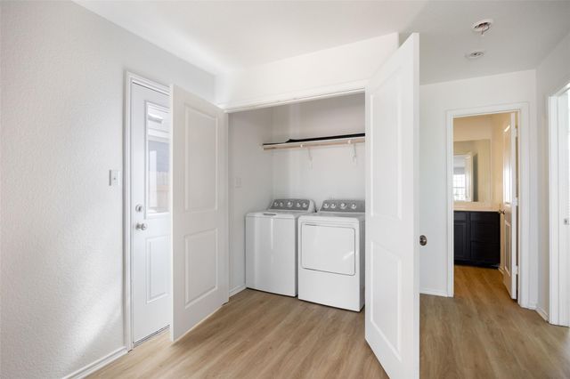 1125 Largemouth LN, Bastrop, TX 78602