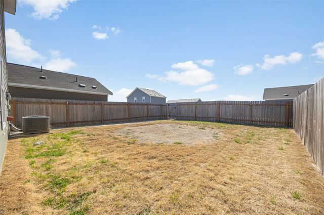1125 Largemouth LN, Bastrop, TX 78602