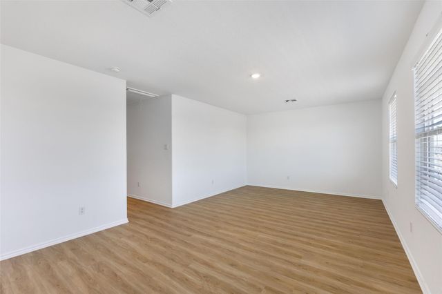 1125 Largemouth LN, Bastrop, TX 78602