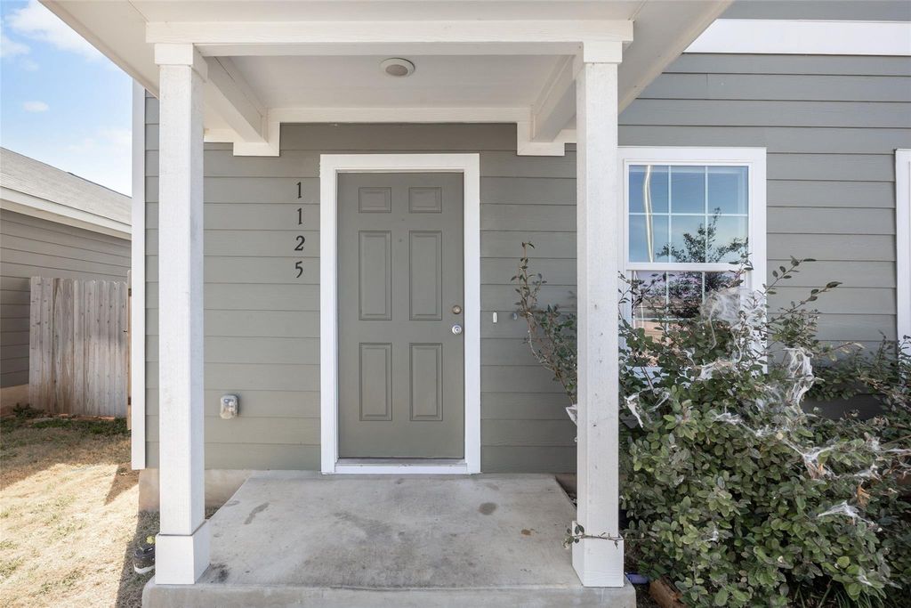 1125 Largemouth LN, Bastrop, TX 78602