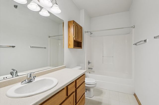 1320 SE Florence Drive 3U, Waukee, IA 50263