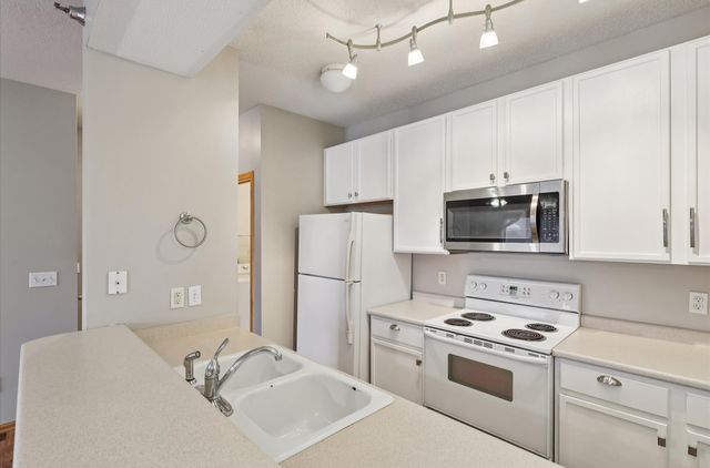 1320 SE Florence Drive 3U, Waukee, IA 50263