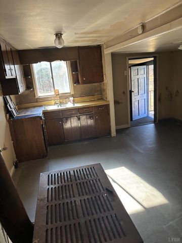 126 Napier Drive, Concord, VA 24538