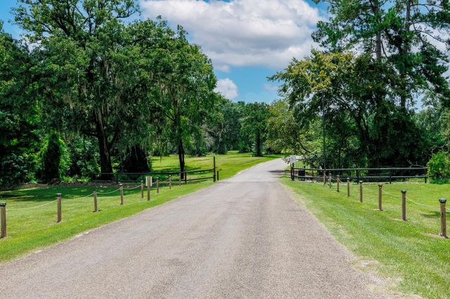 414 Peach Point Lane, Trinity, TX 75862