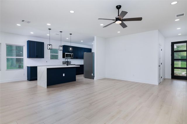 414 Peach Point Lane, Trinity, TX 75862