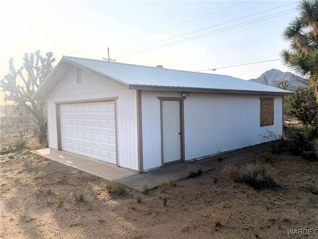 18500 N Pueblo Road, Dolan Springs, AZ 86441