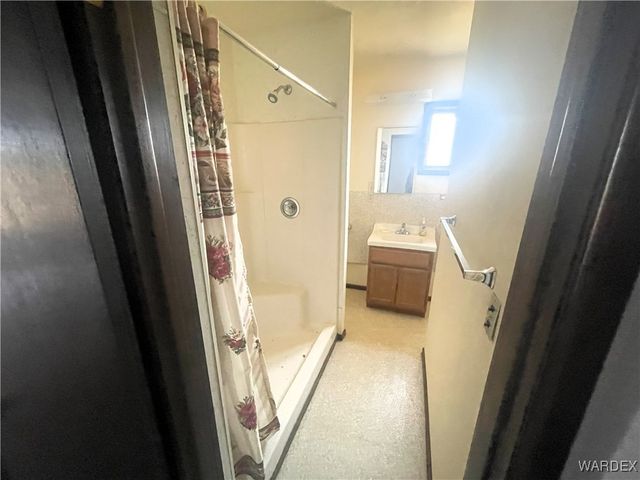 18500 N Pueblo Road, Dolan Springs, AZ 86441