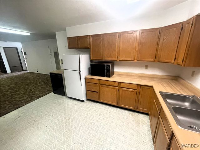 18500 N Pueblo Road, Dolan Springs, AZ 86441