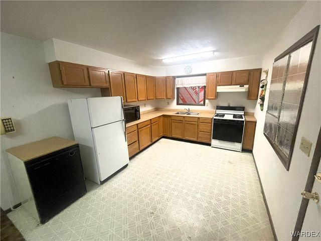 18500 N Pueblo Road, Dolan Springs, AZ 86441