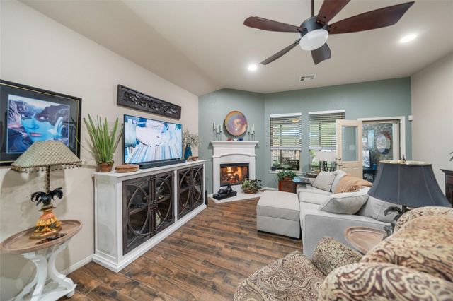 1940 Honey Laurel Drive, Conroe, TX 77304