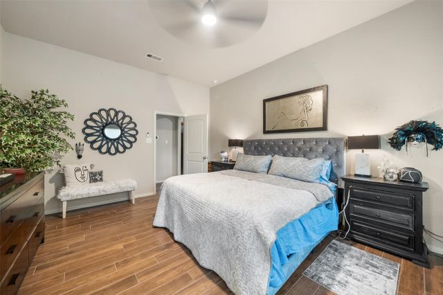 1940 Honey Laurel Drive, Conroe, TX 77304