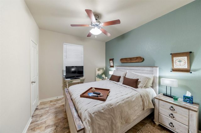 1940 Honey Laurel Drive, Conroe, TX 77304