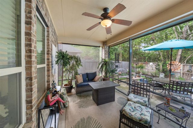 1940 Honey Laurel Drive, Conroe, TX 77304