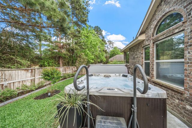 1940 Honey Laurel Drive, Conroe, TX 77304