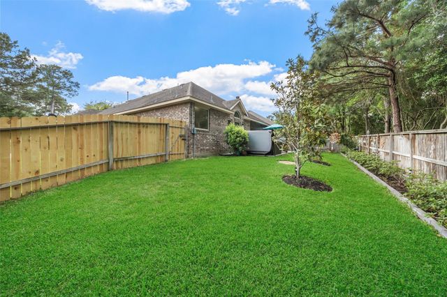 1940 Honey Laurel Drive, Conroe, TX 77304