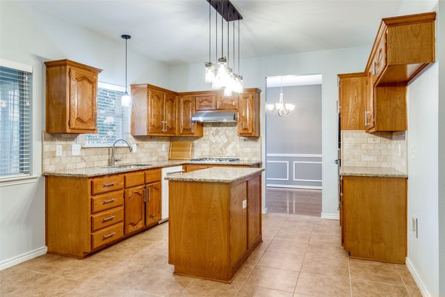 2921 Creek Meadow Lane, Garland, TX 75040