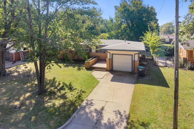 8319 E Indianapolis St, Wichita, KS 67207