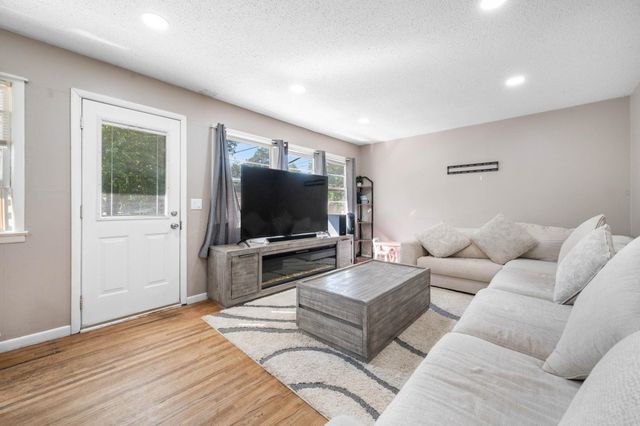 8319 E Indianapolis St, Wichita, KS 67207