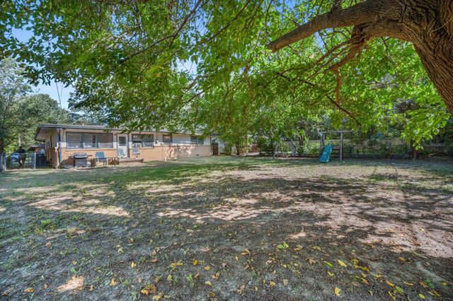 8319 E Indianapolis St, Wichita, KS 67207