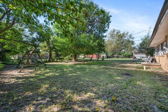 8319 E Indianapolis St, Wichita, KS 67207