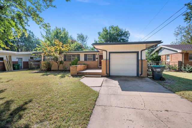 8319 E Indianapolis St, Wichita, KS 67207