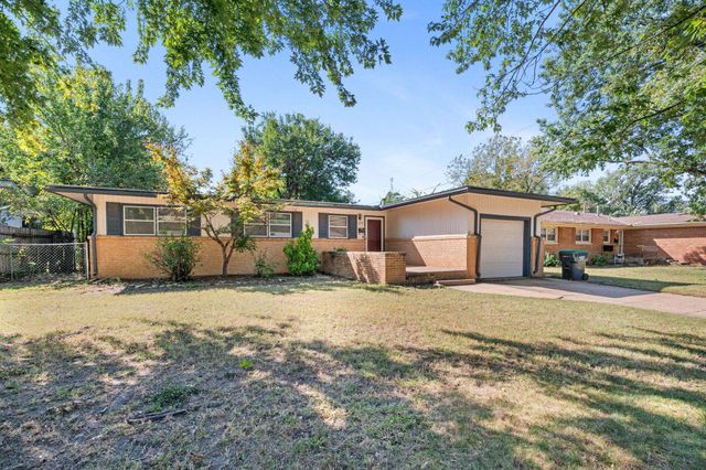 8319 E Indianapolis St, Wichita, KS 67207